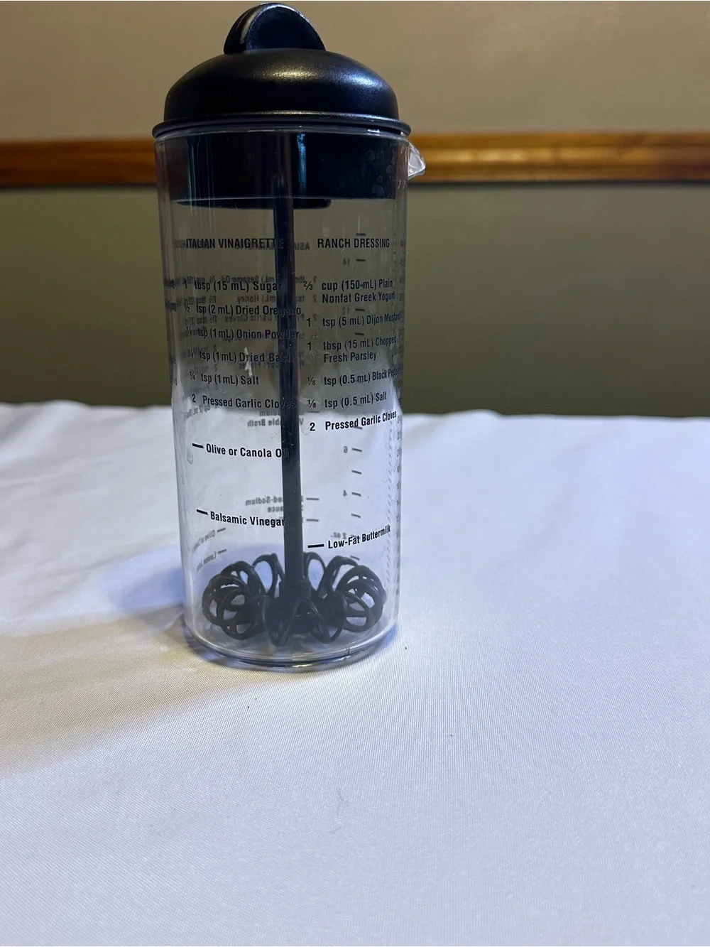 The Pampered Chef Clear Dressing measuring Mixer salad pourer.  Retired